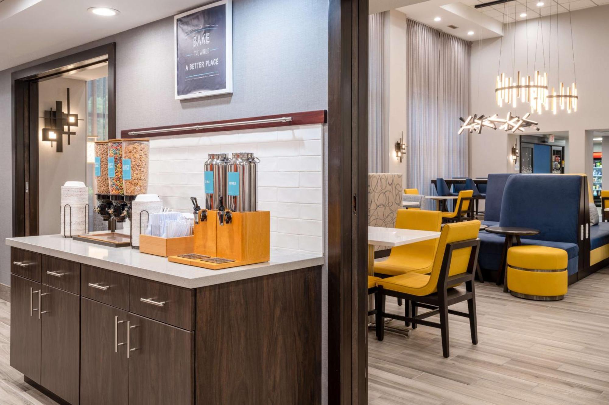 Hampton Inn & Suites Агура Хилс Екстериор снимка